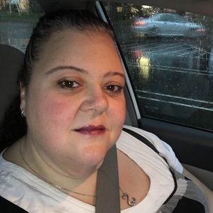 Meet your Posher, Becca